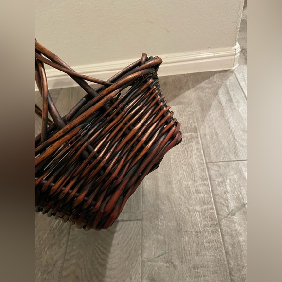 Wicker basket/ Easter Basket/ storage basket - Picture 2 of 6